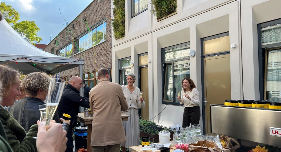 Transmurale woonvoorziening de Sluis feestelijk geopend